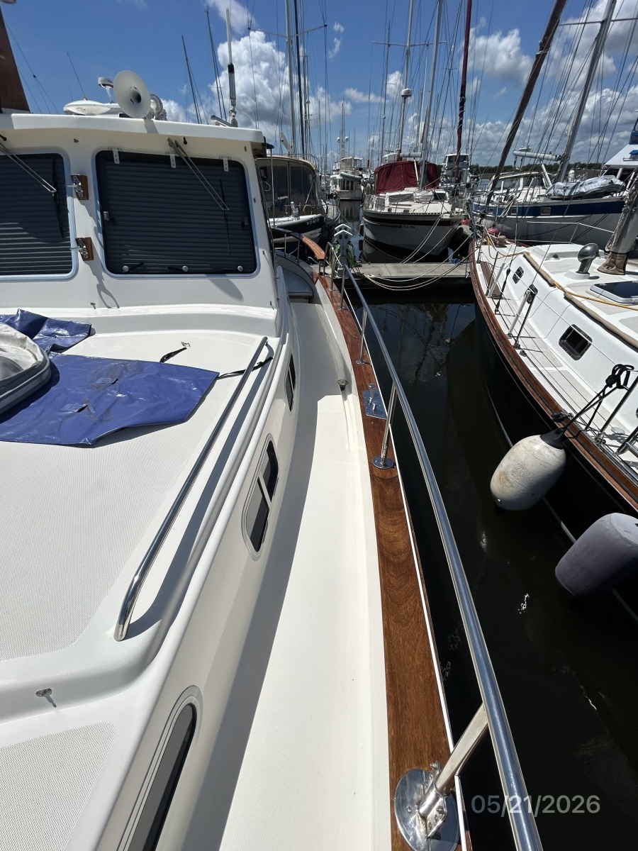 43' Menorquin port side deck1
