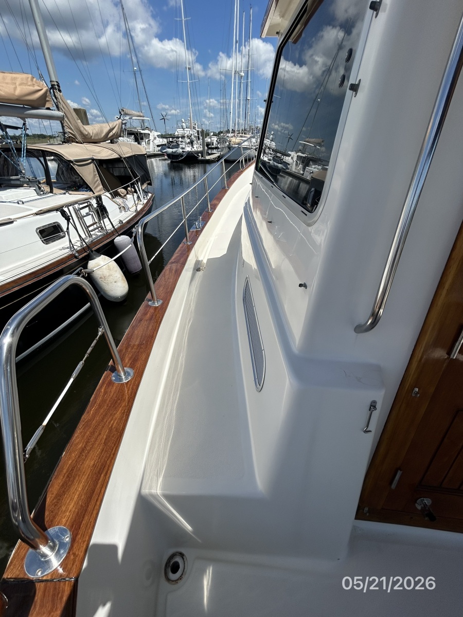 43' Menorquin port side deck2