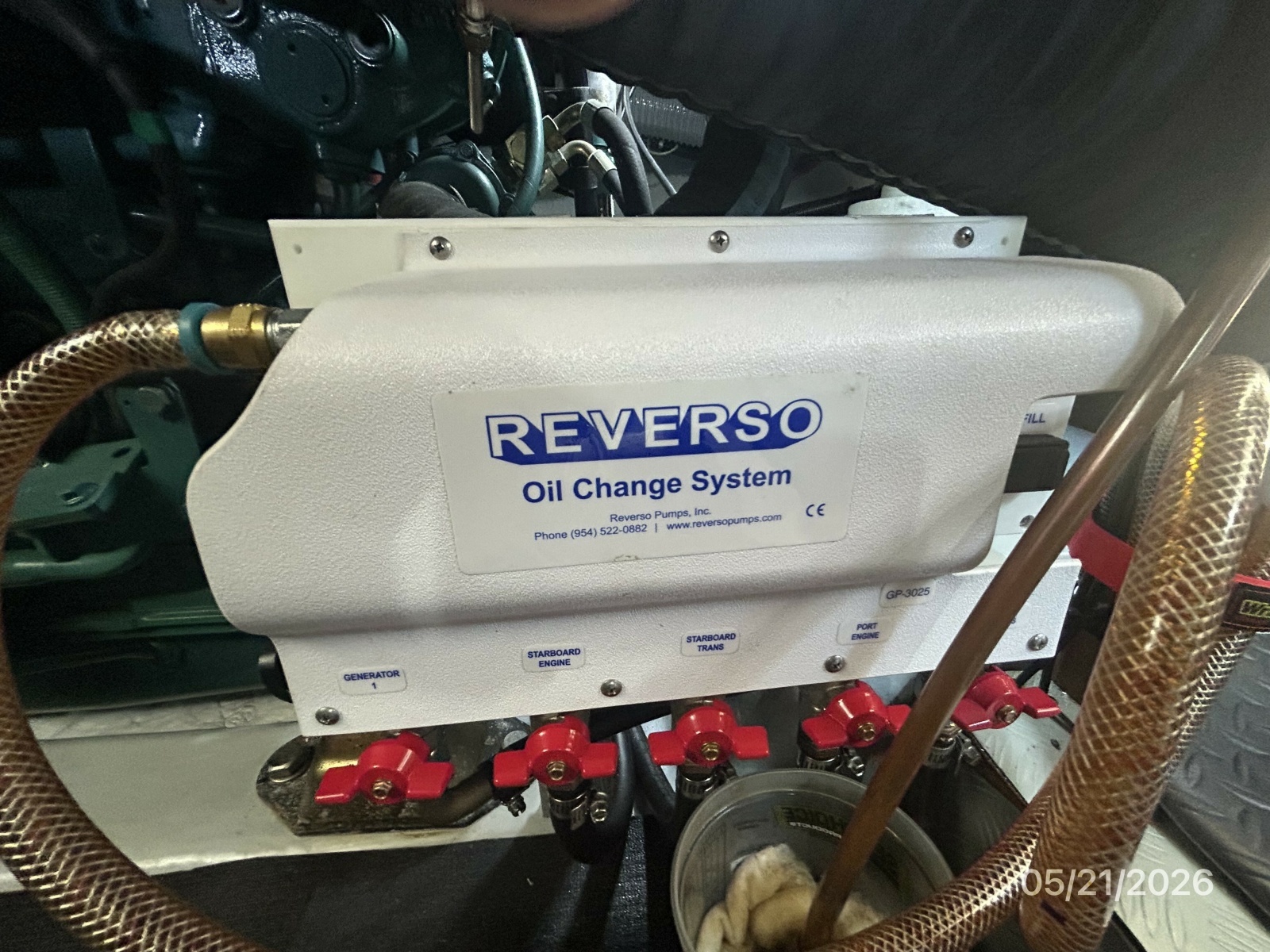 43' Menorquin oil change system