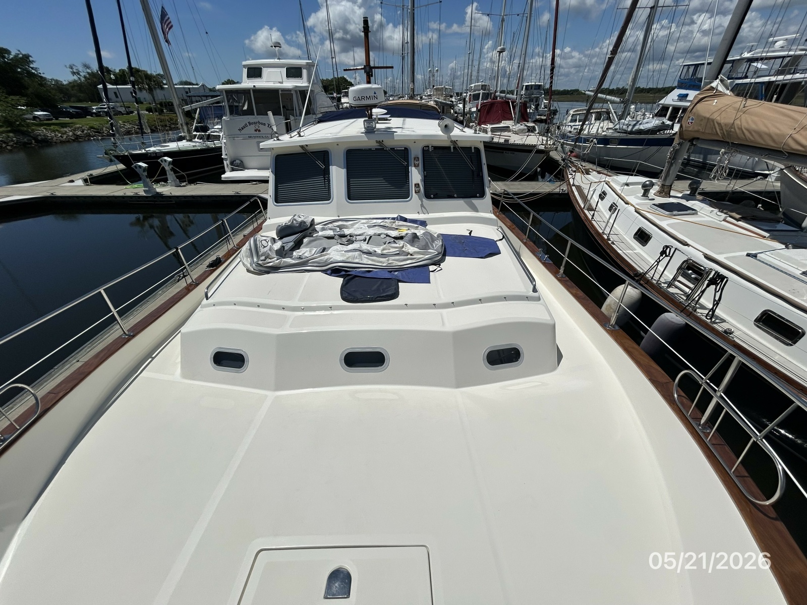 43' Menorquin foredeck aft