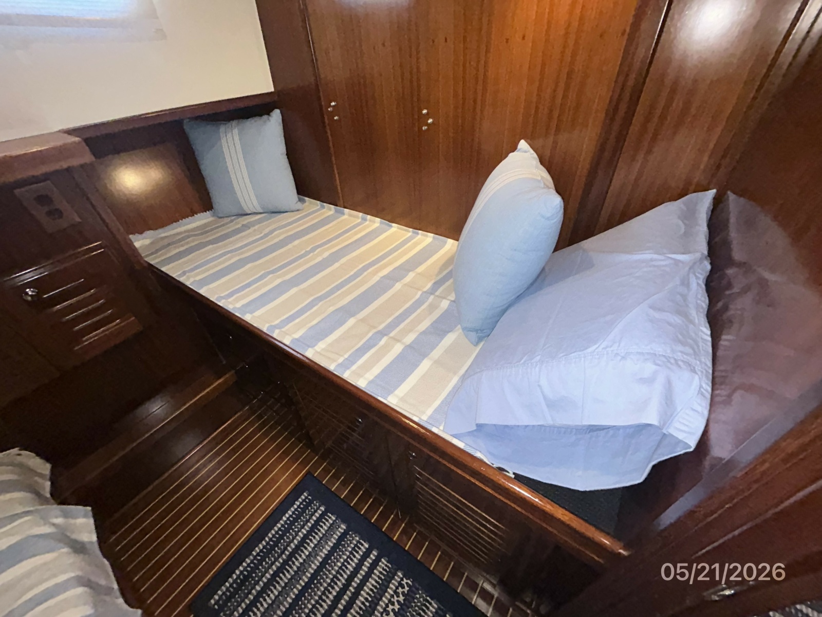 43' Menorquin guest stateroom forward berth