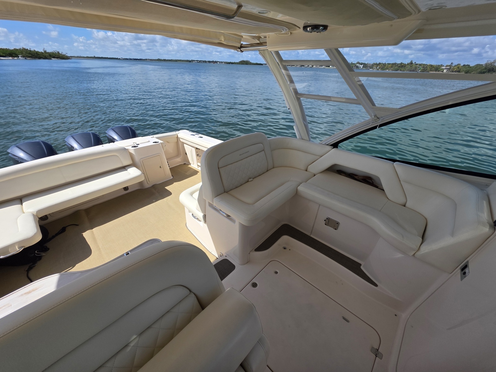 2019 Grady-White Freedom 375