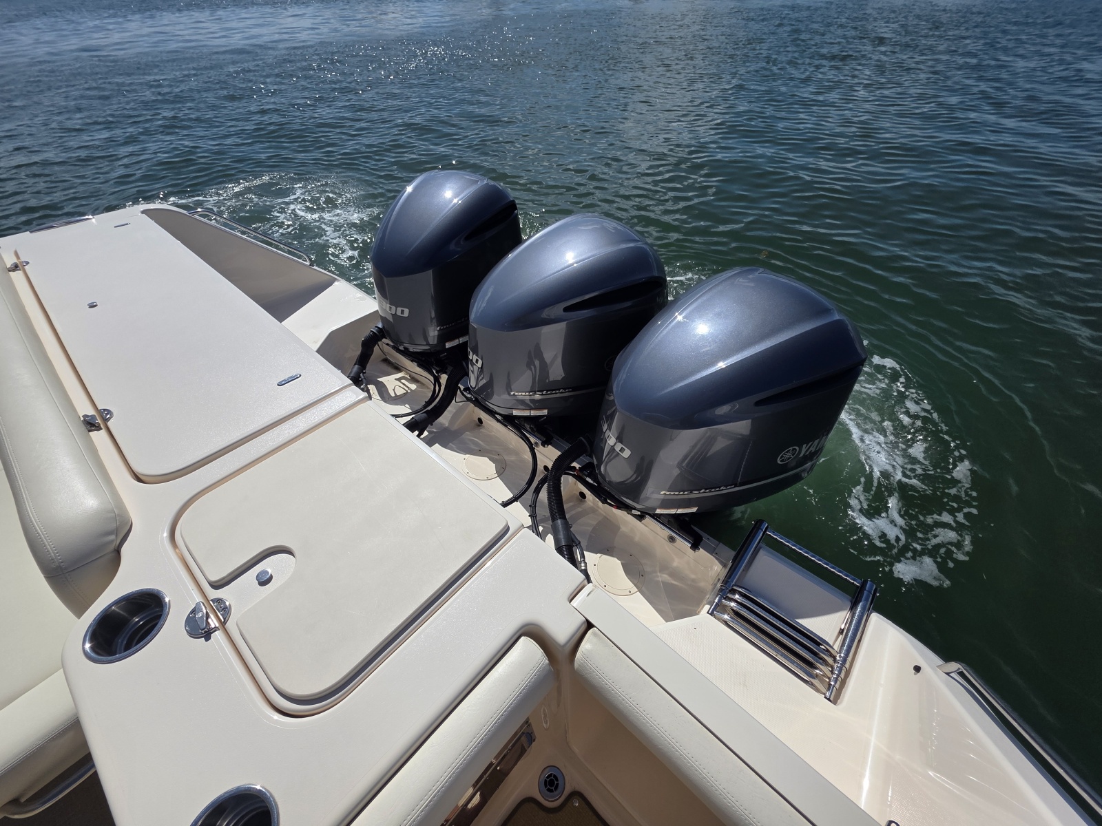 2019 Grady-White Freedom 375