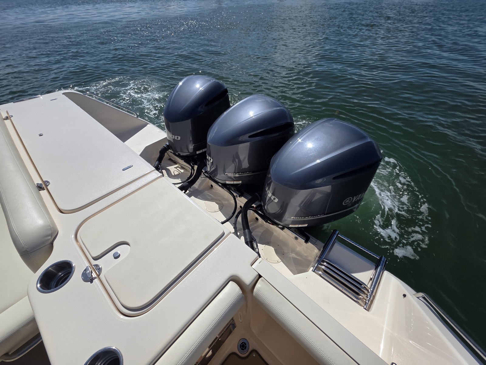 2019 Grady-White Freedom 375