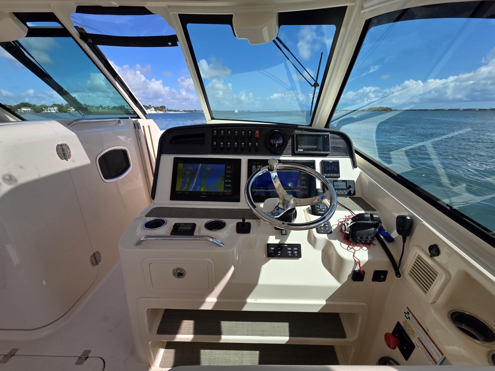 2019 Grady-White Freedom 375