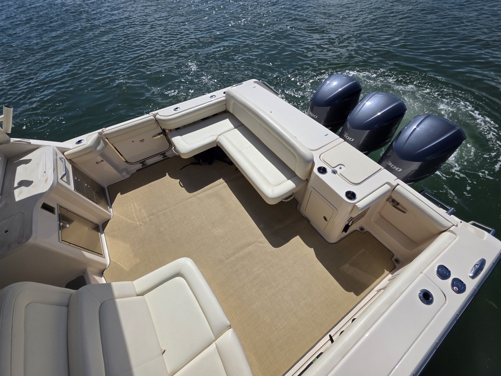 2019 Grady-White Freedom 375