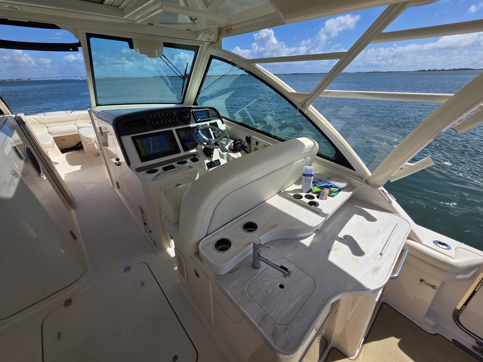 2019 Grady-White Freedom 375