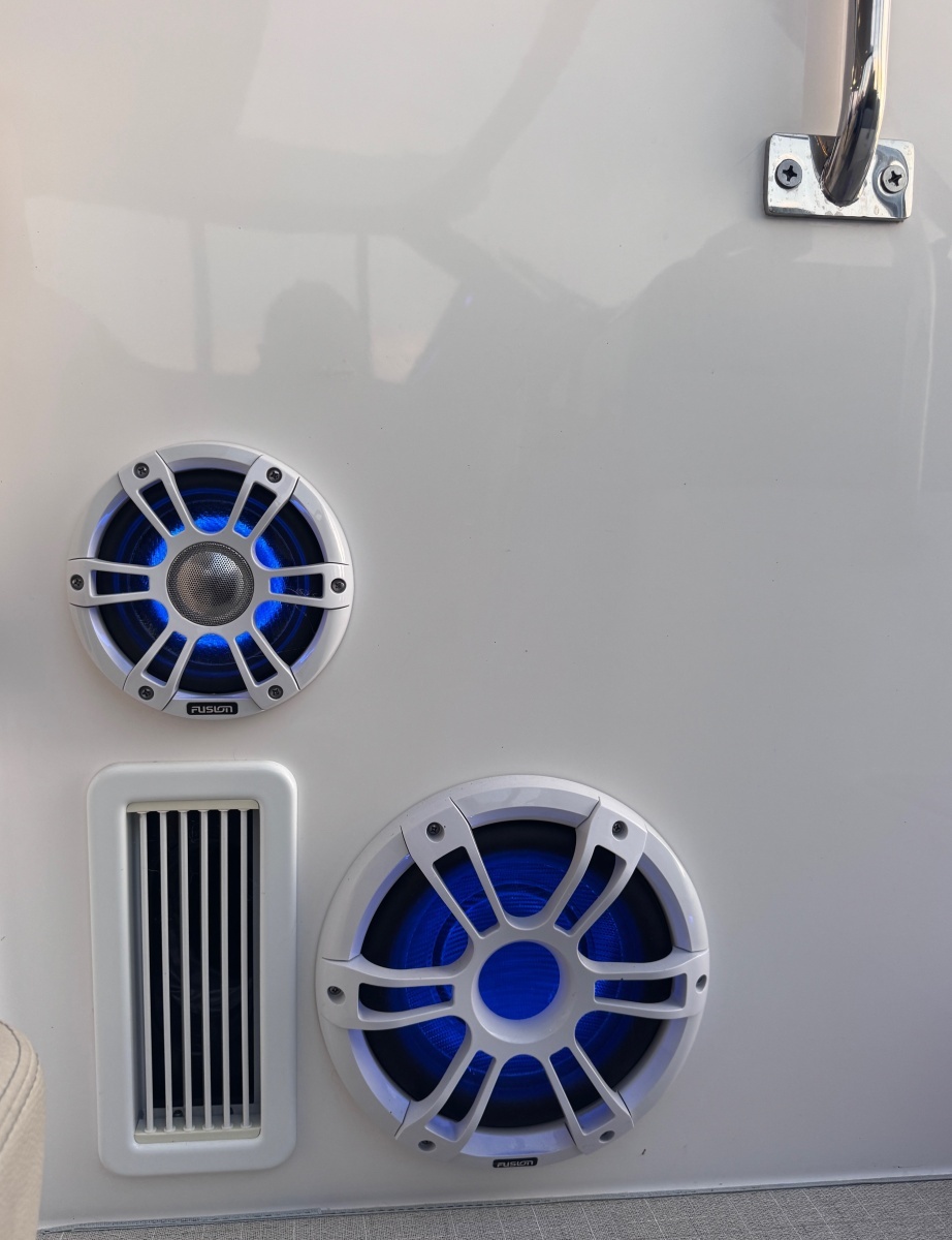 2022 Regal 36 Grand Coupe