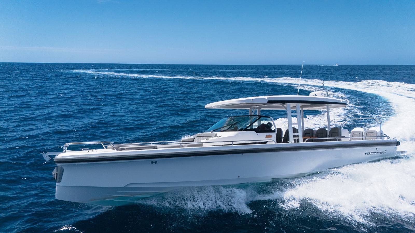 2020 Axopar 37 Sun Top