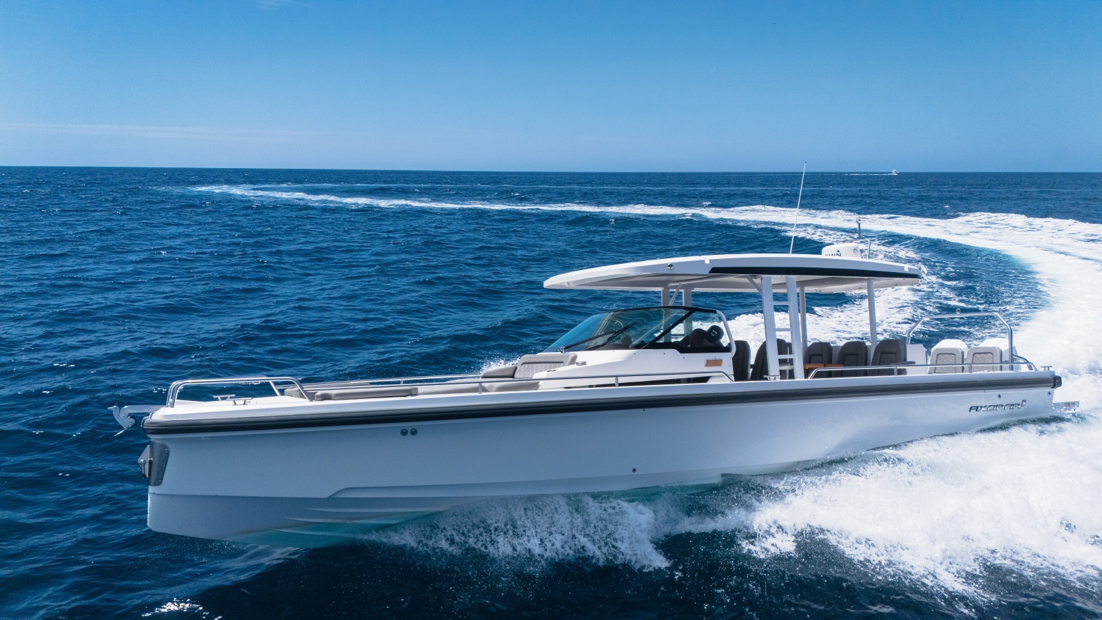 2020 Axopar 37 Sun Top