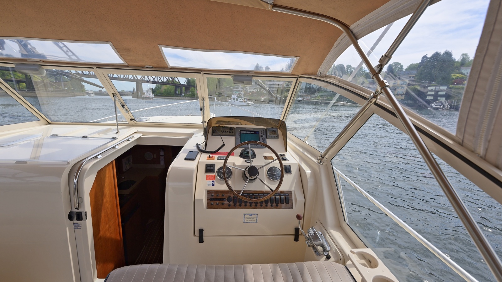 2004 Mainship Pilot 34