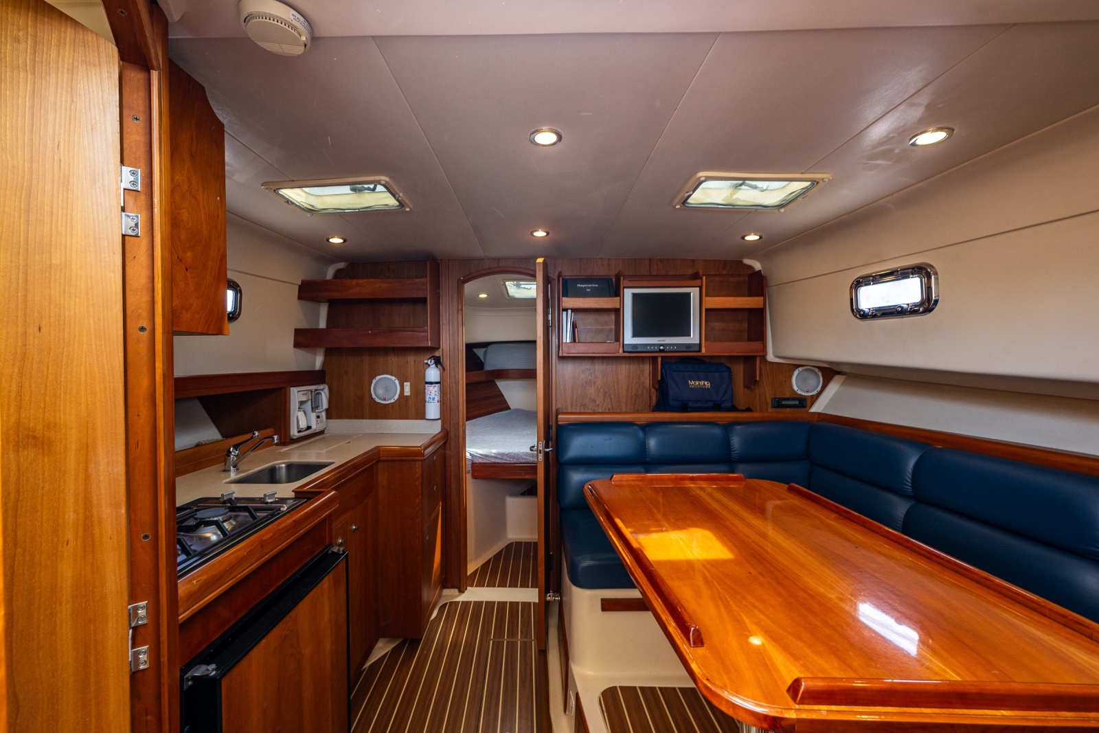 2004 Mainship Pilot 34