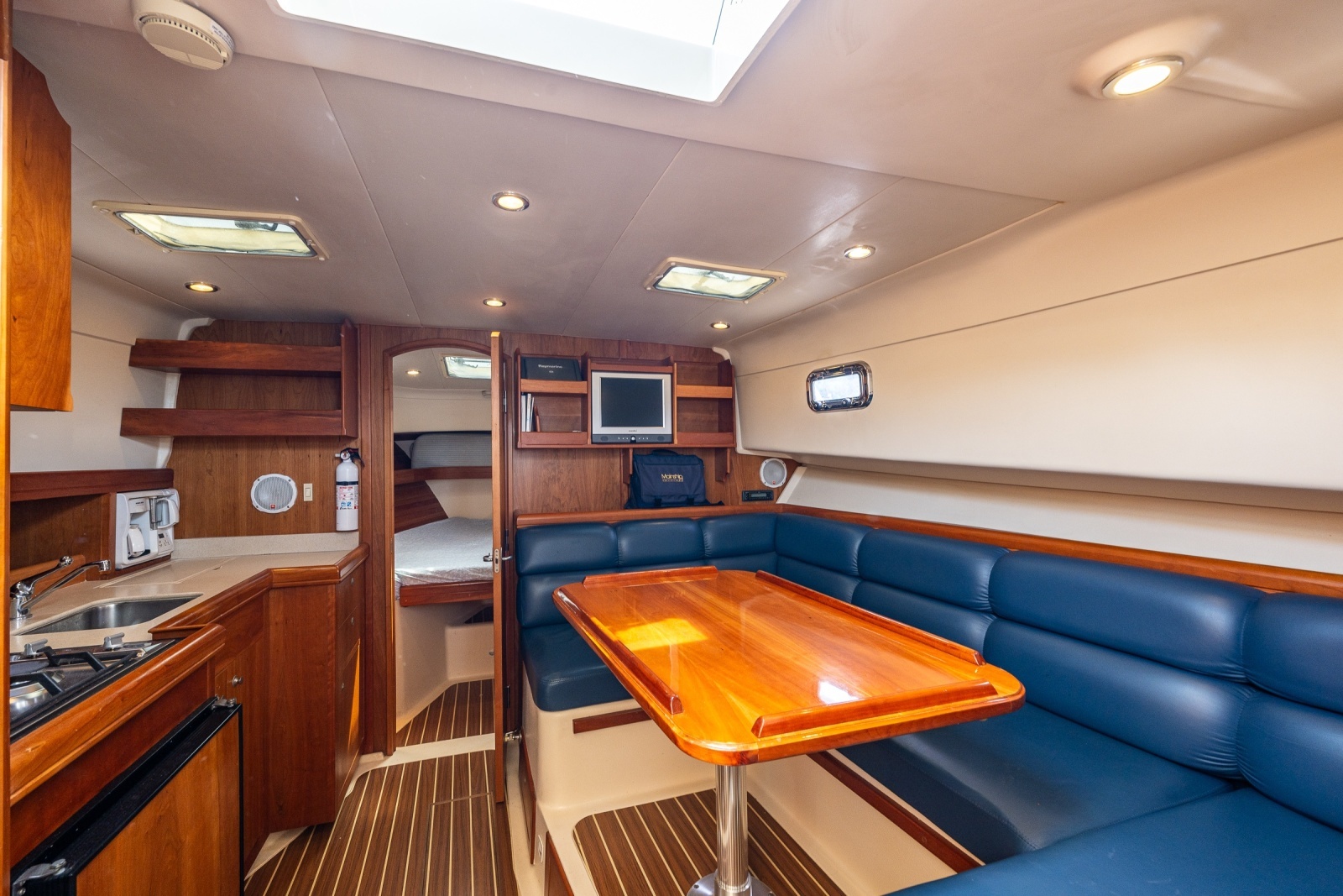 2004 Mainship Pilot 34