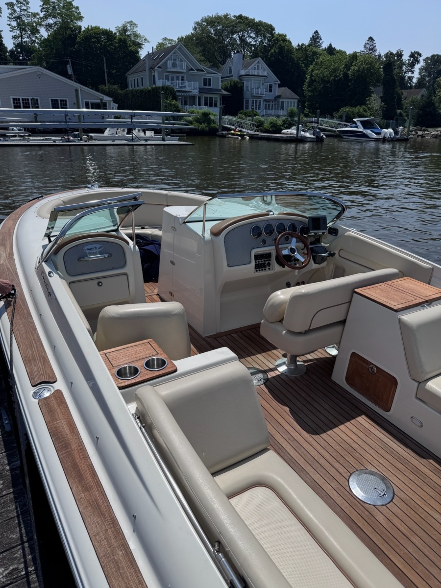 2008 Chris-Craft 28 Launch