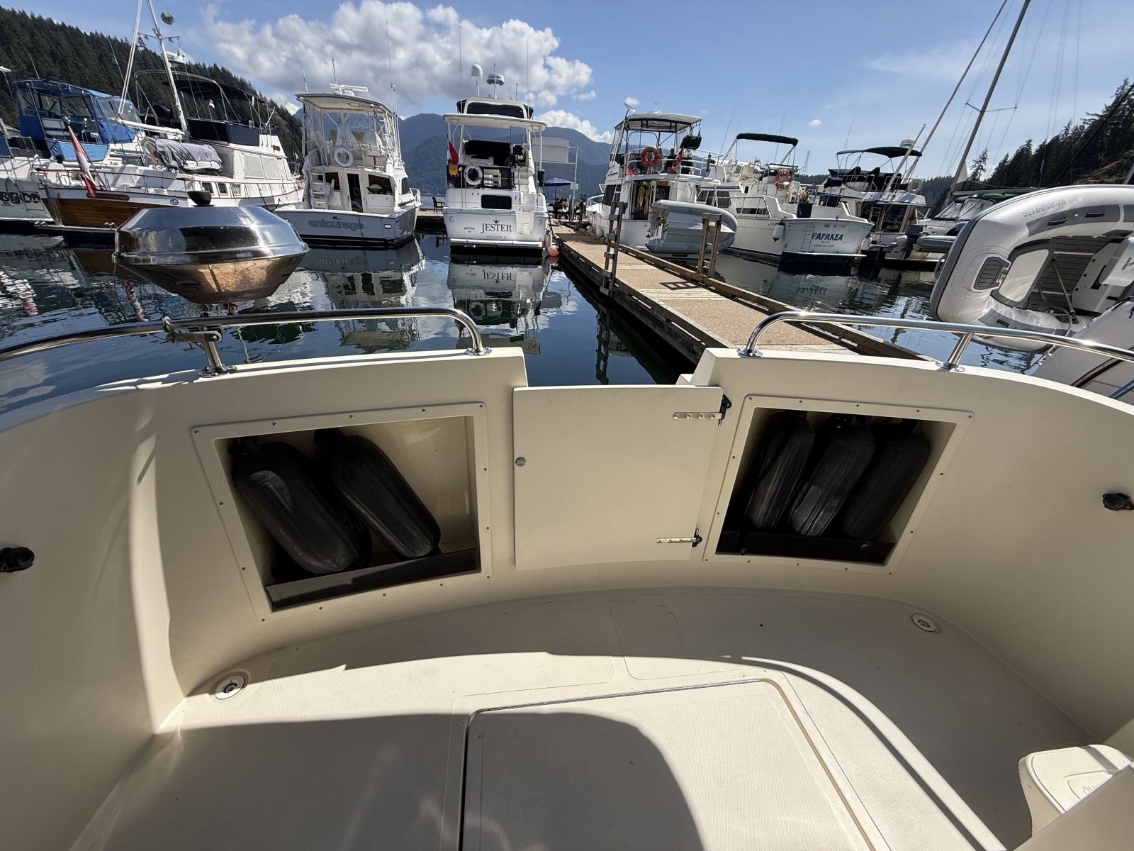 31ft Camano Yacht For Sale