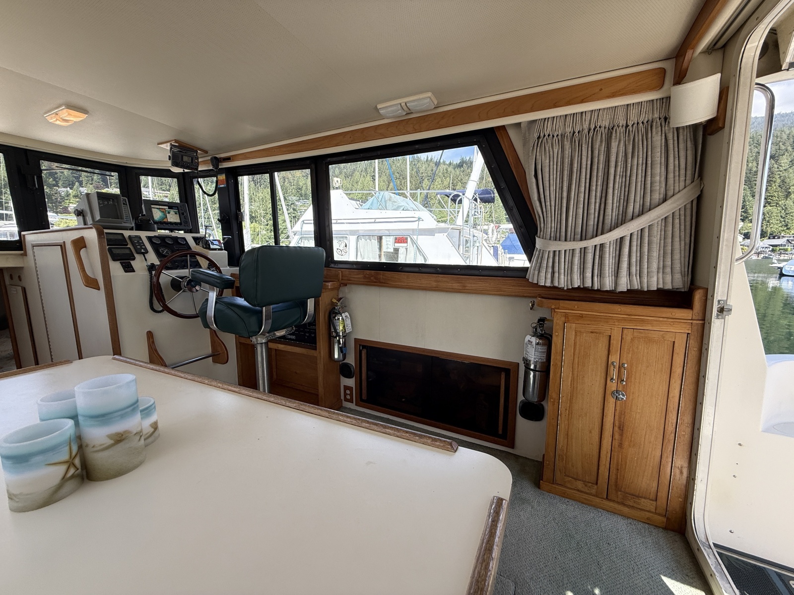31ft Camano Yacht For Sale