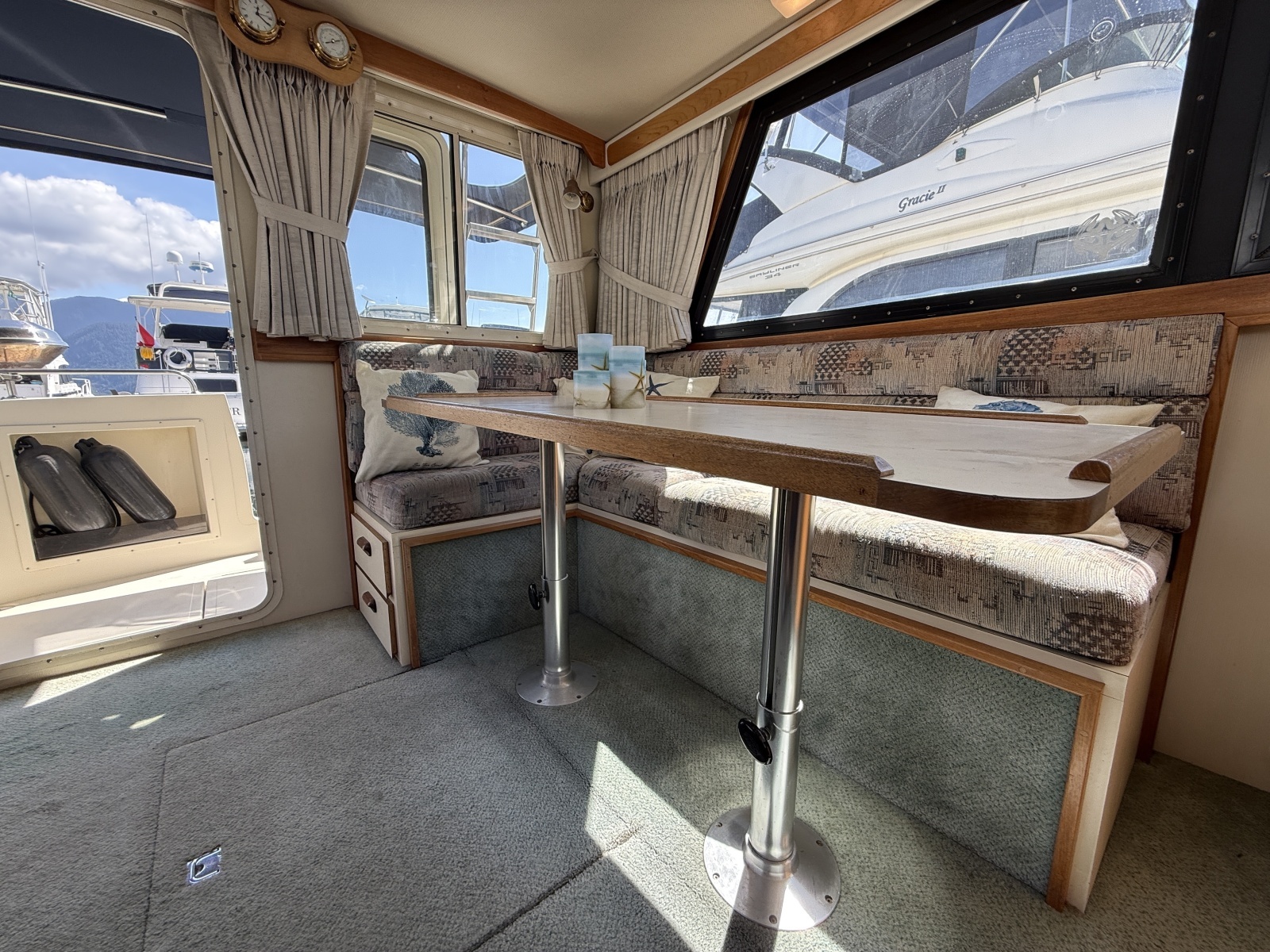 31ft Camano Yacht For Sale