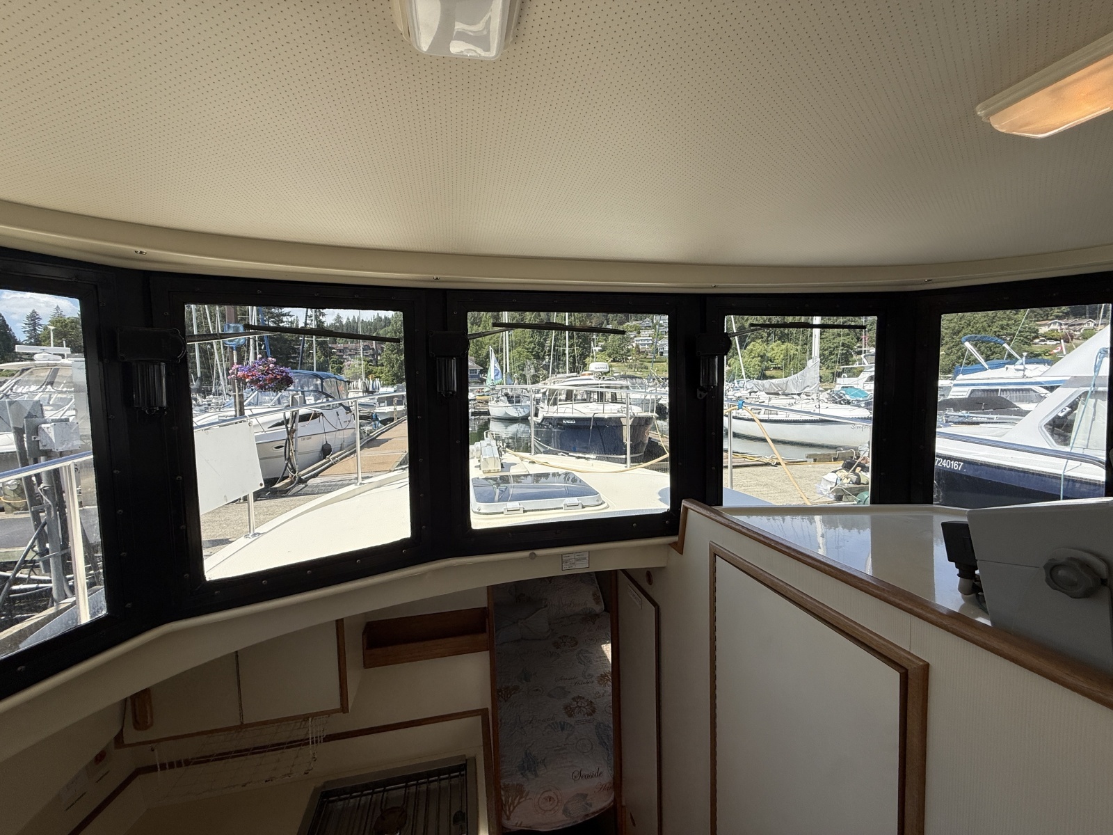 31ft Camano Yacht For Sale