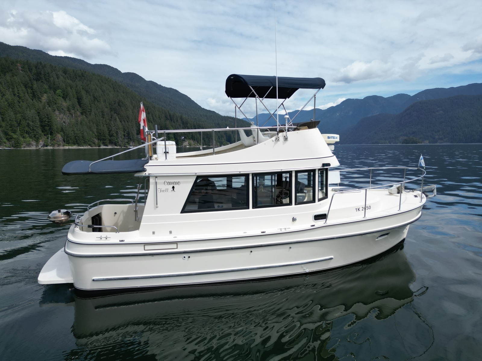 31ft Camano Yacht For Sale