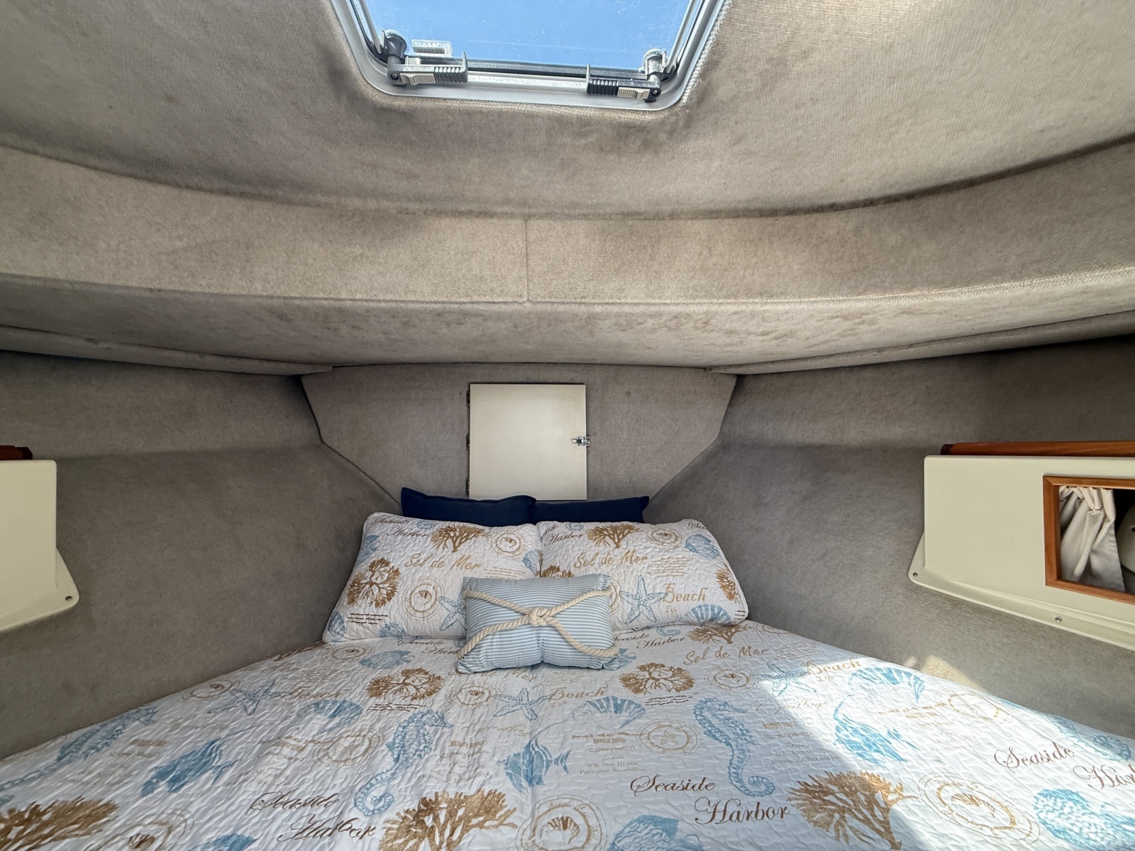 31ft Camano Yacht For Sale
