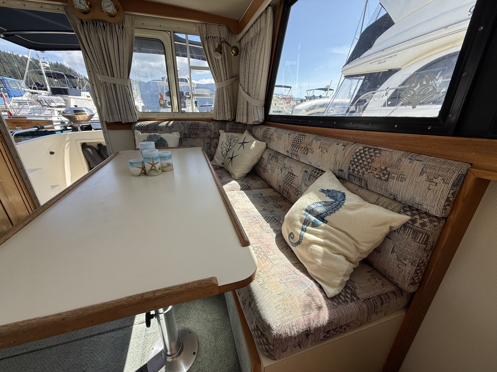 31ft Camano Yacht For Sale