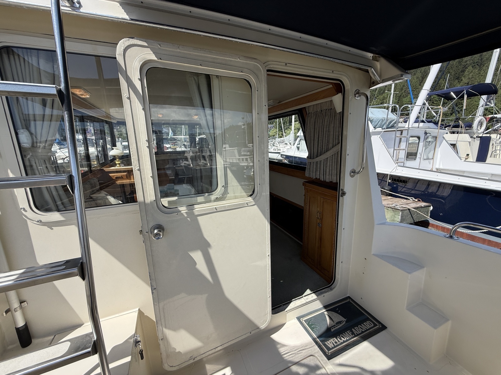 31ft Camano Yacht For Sale