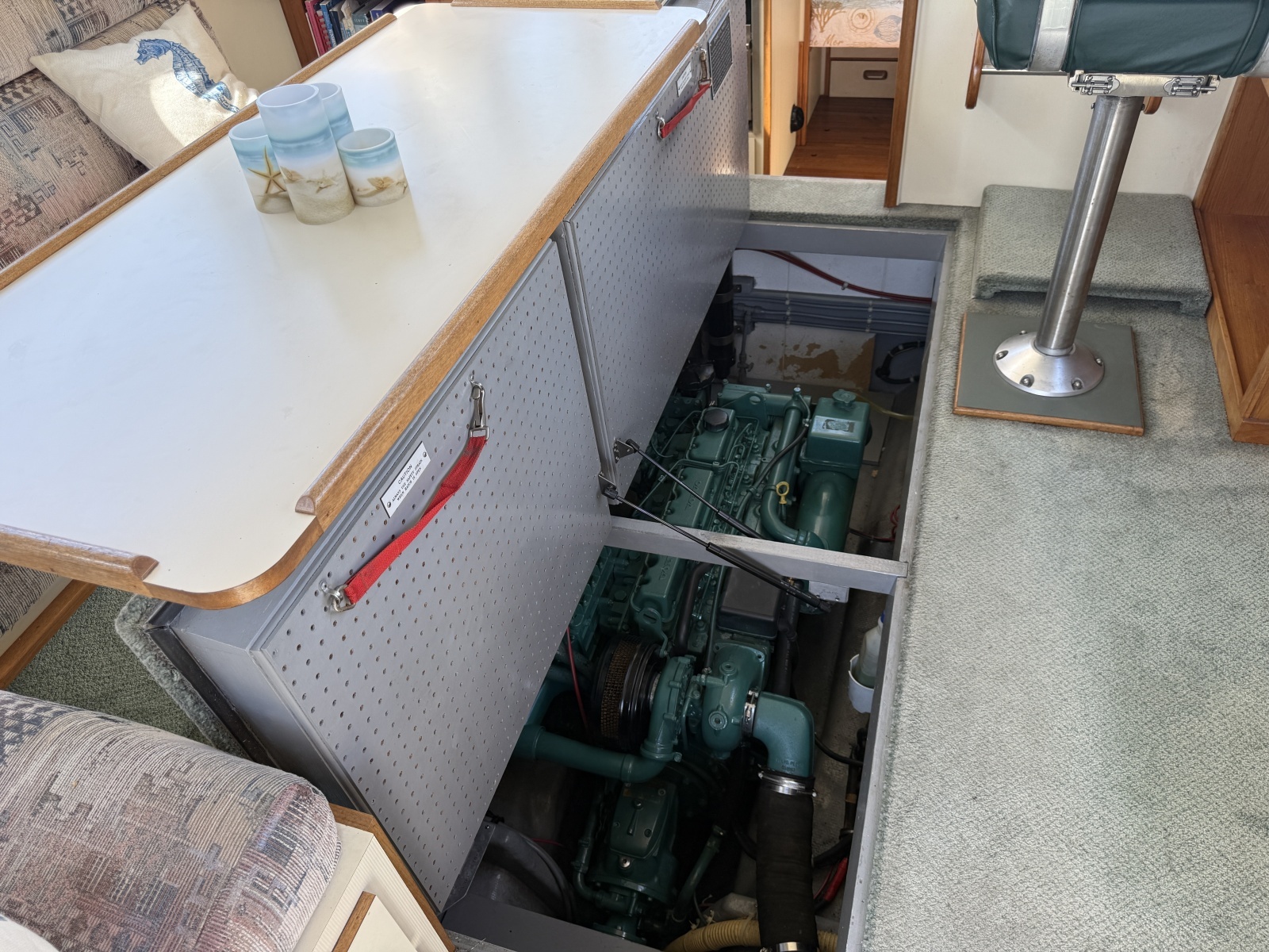 31ft Camano Yacht For Sale