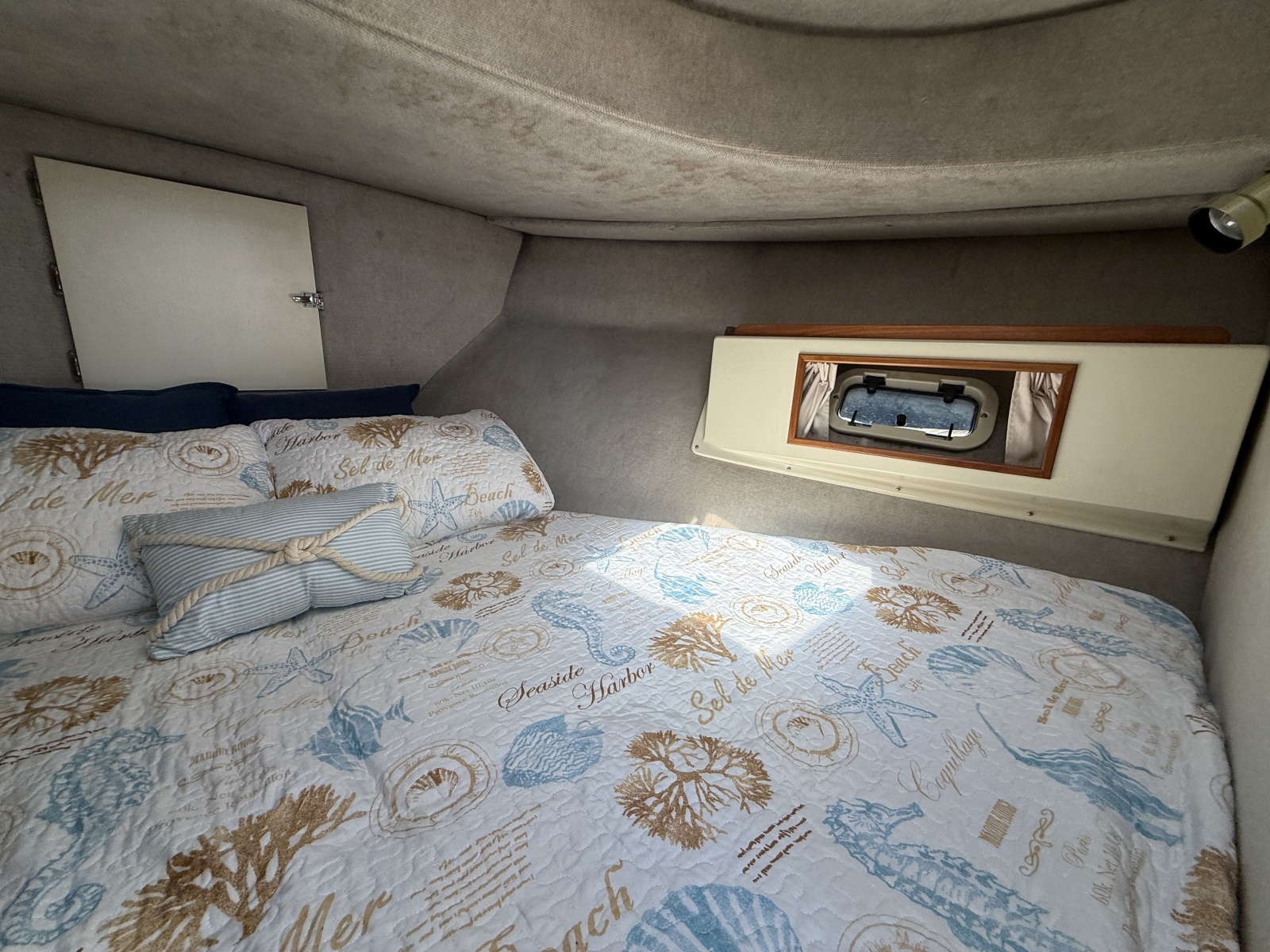 31ft Camano Yacht For Sale