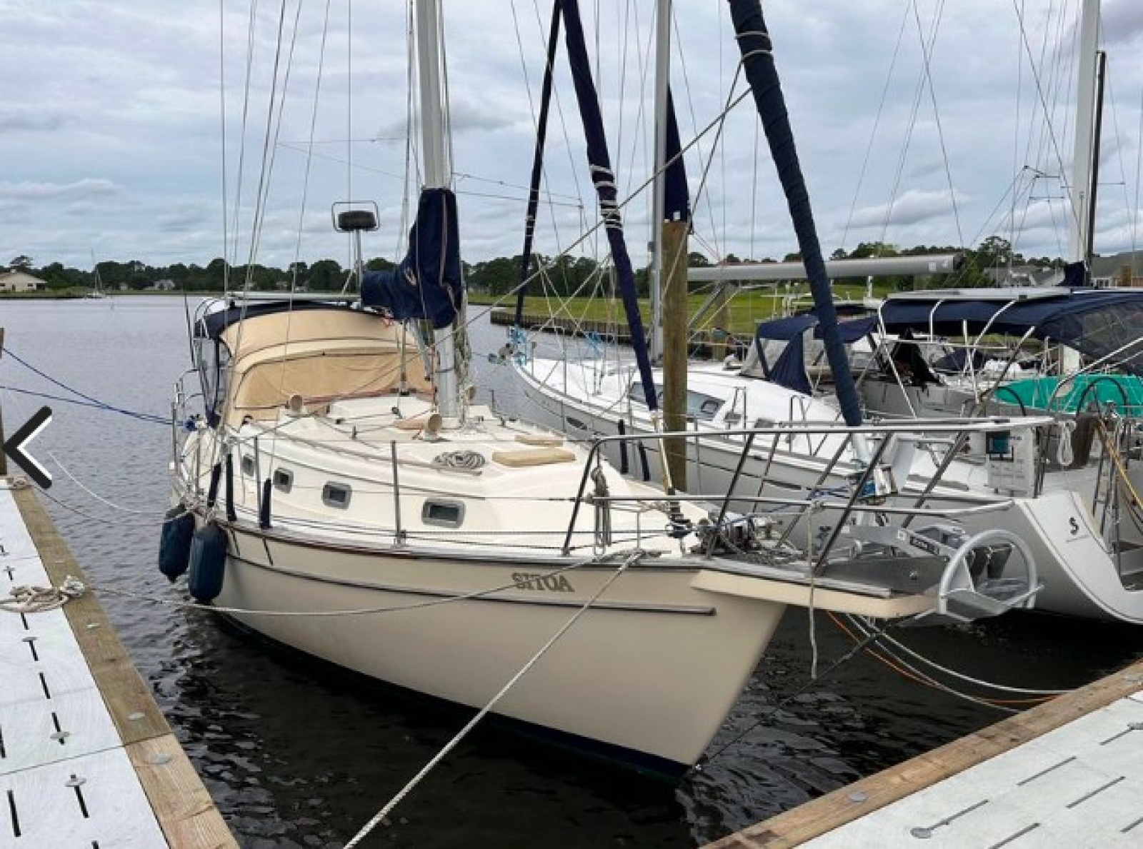 1989 Island Packet 35