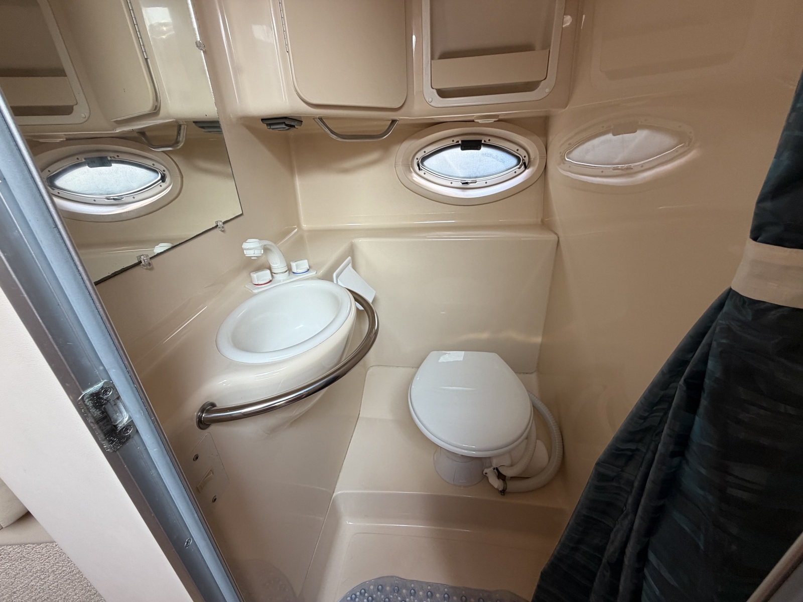 2003 Maxum 2900 SCR