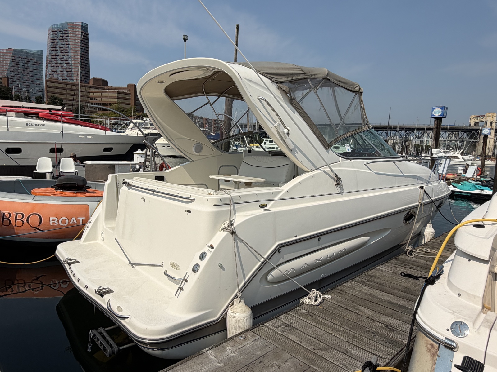 2003 Maxum 2900 SCR