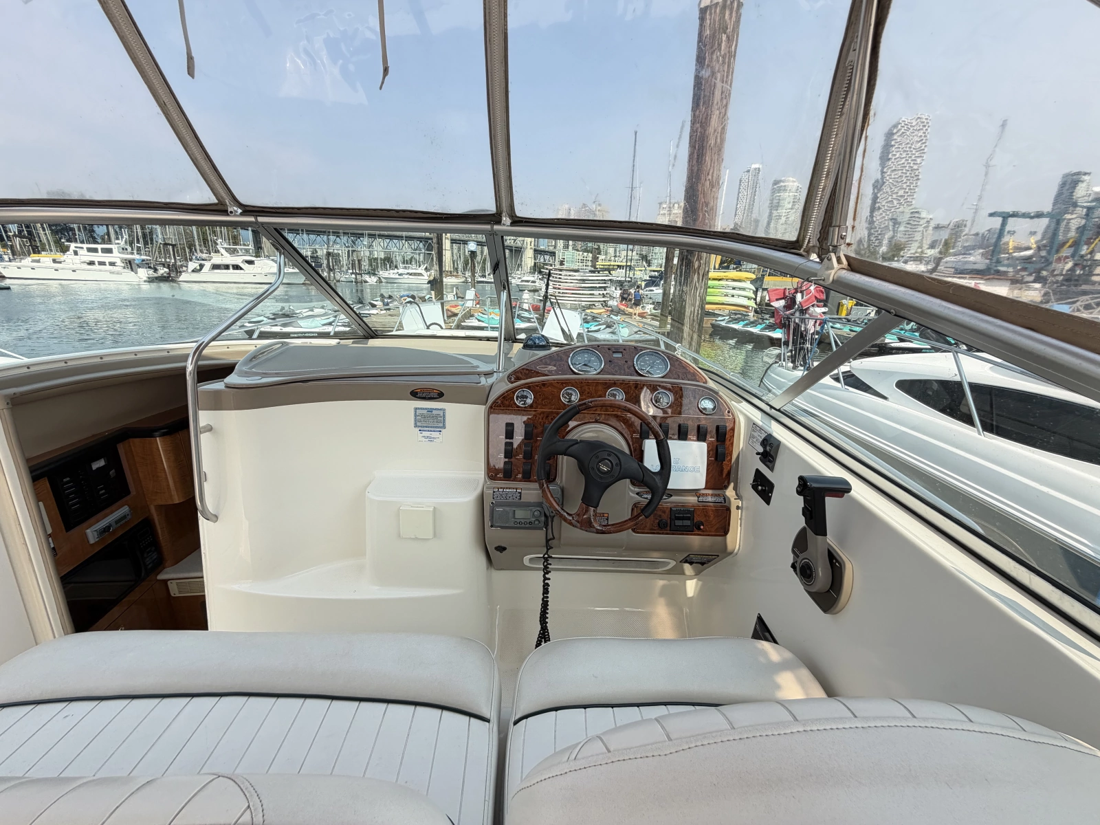 2003 Maxum 2900 SCR