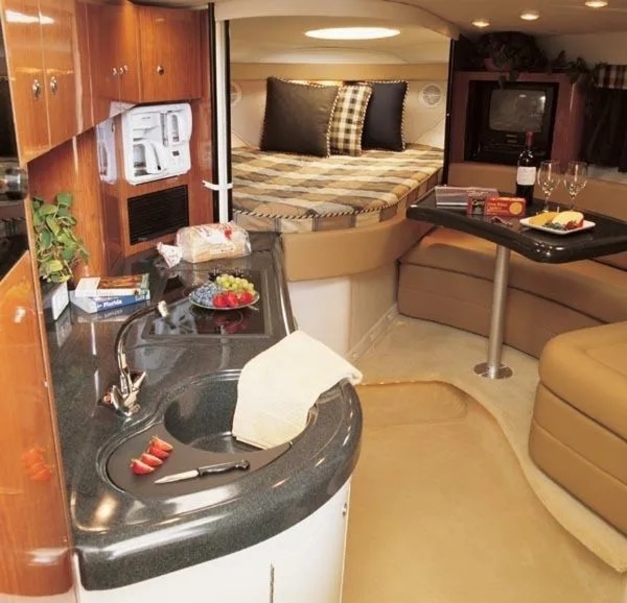 2005 Monterey 322 Cruiser
