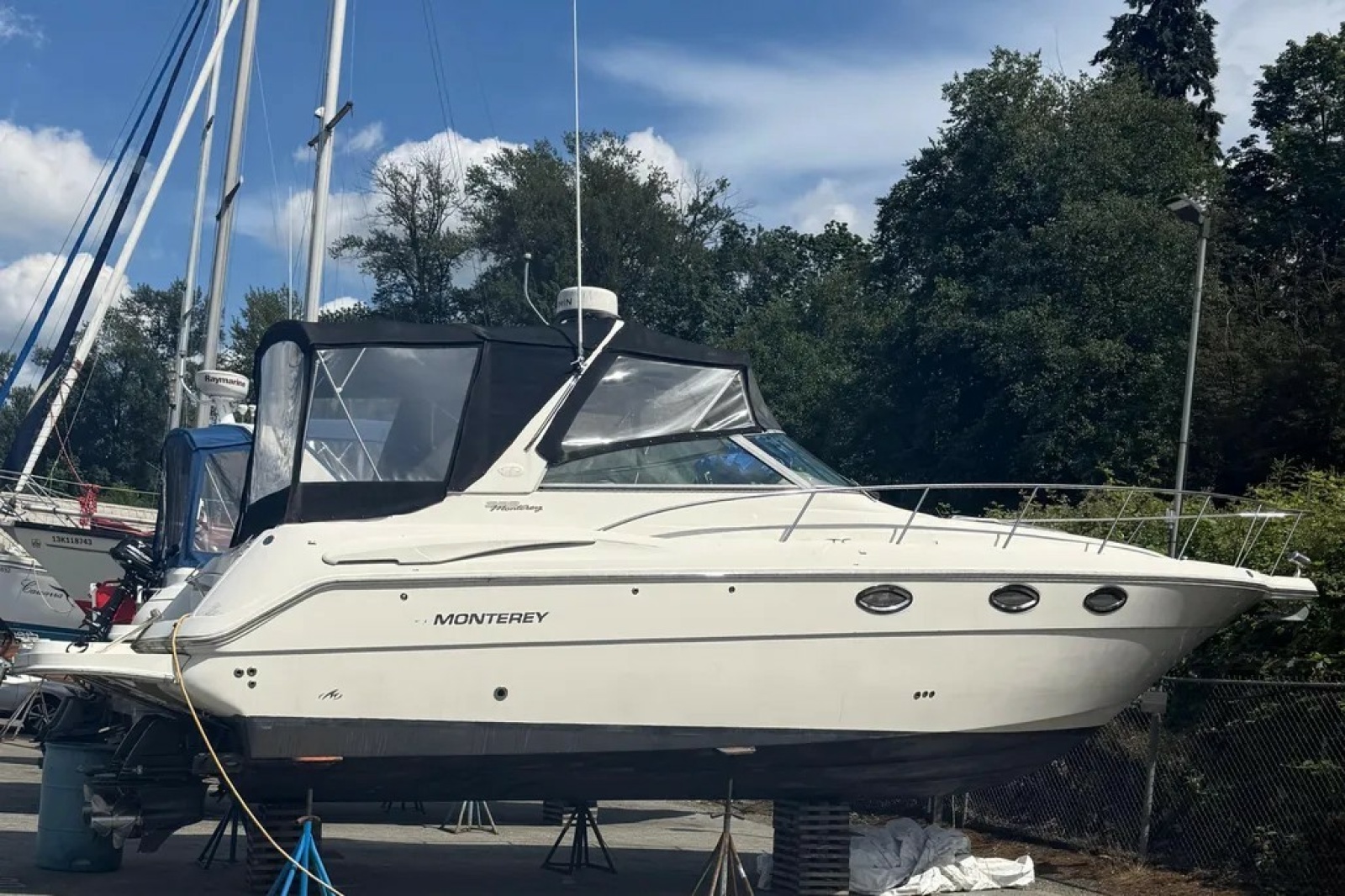 2005 Monterey 322 Cruiser