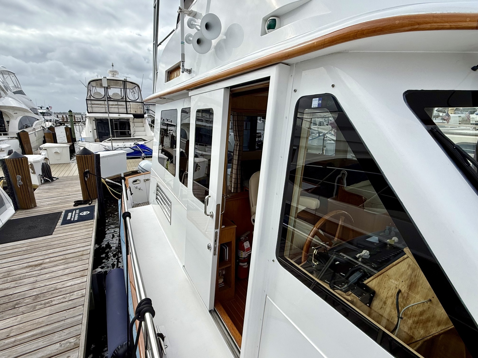 2002 Legacy Yachts 52