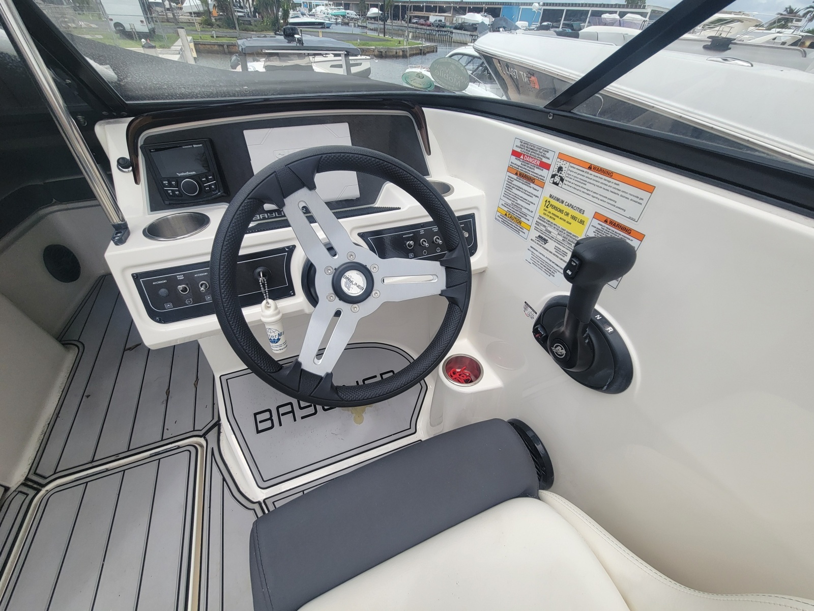 22ft Bayliner Yacht For Sale
