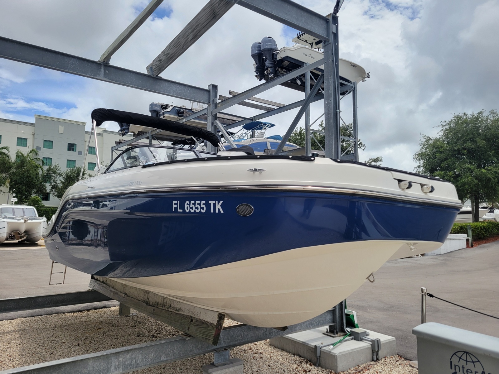 22ft Bayliner Yacht For Sale
