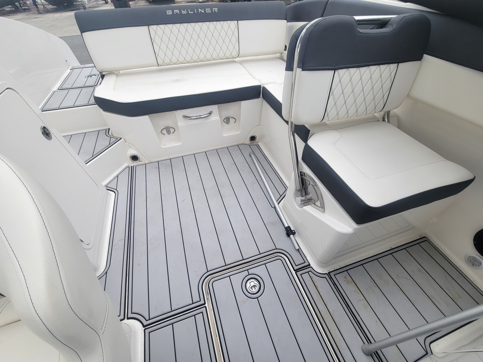 22ft Bayliner Yacht For Sale