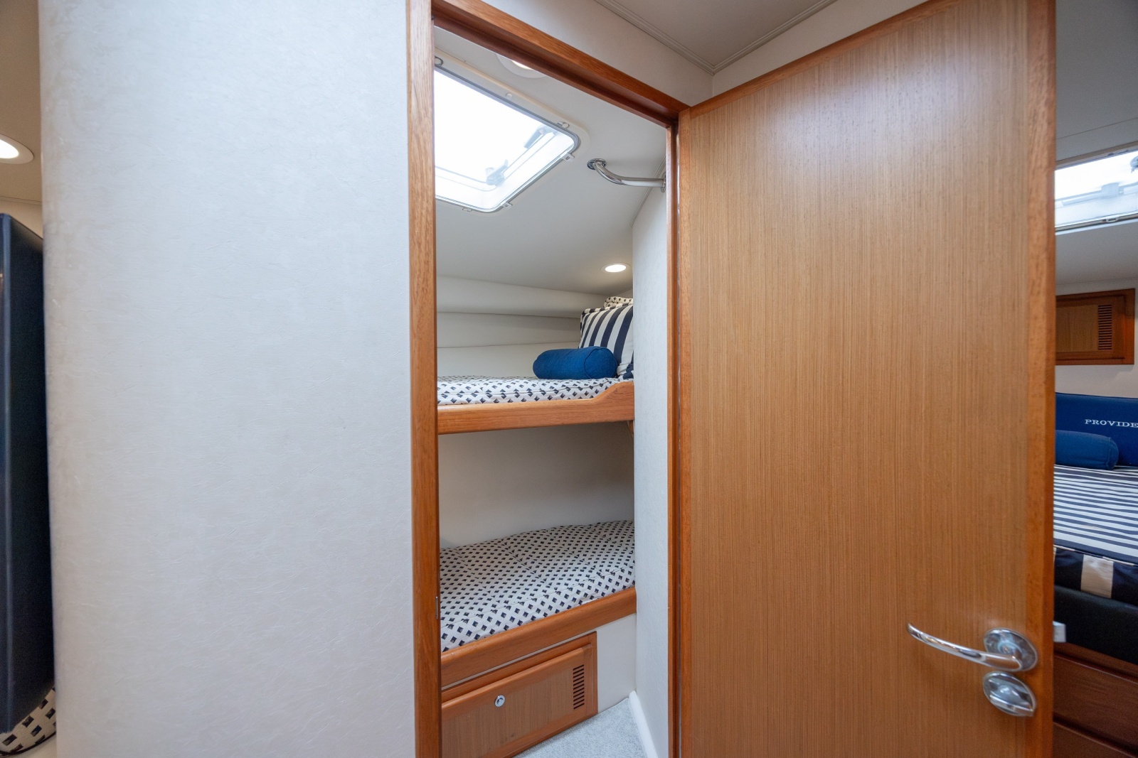 45' 2005 Cabo 45 Express