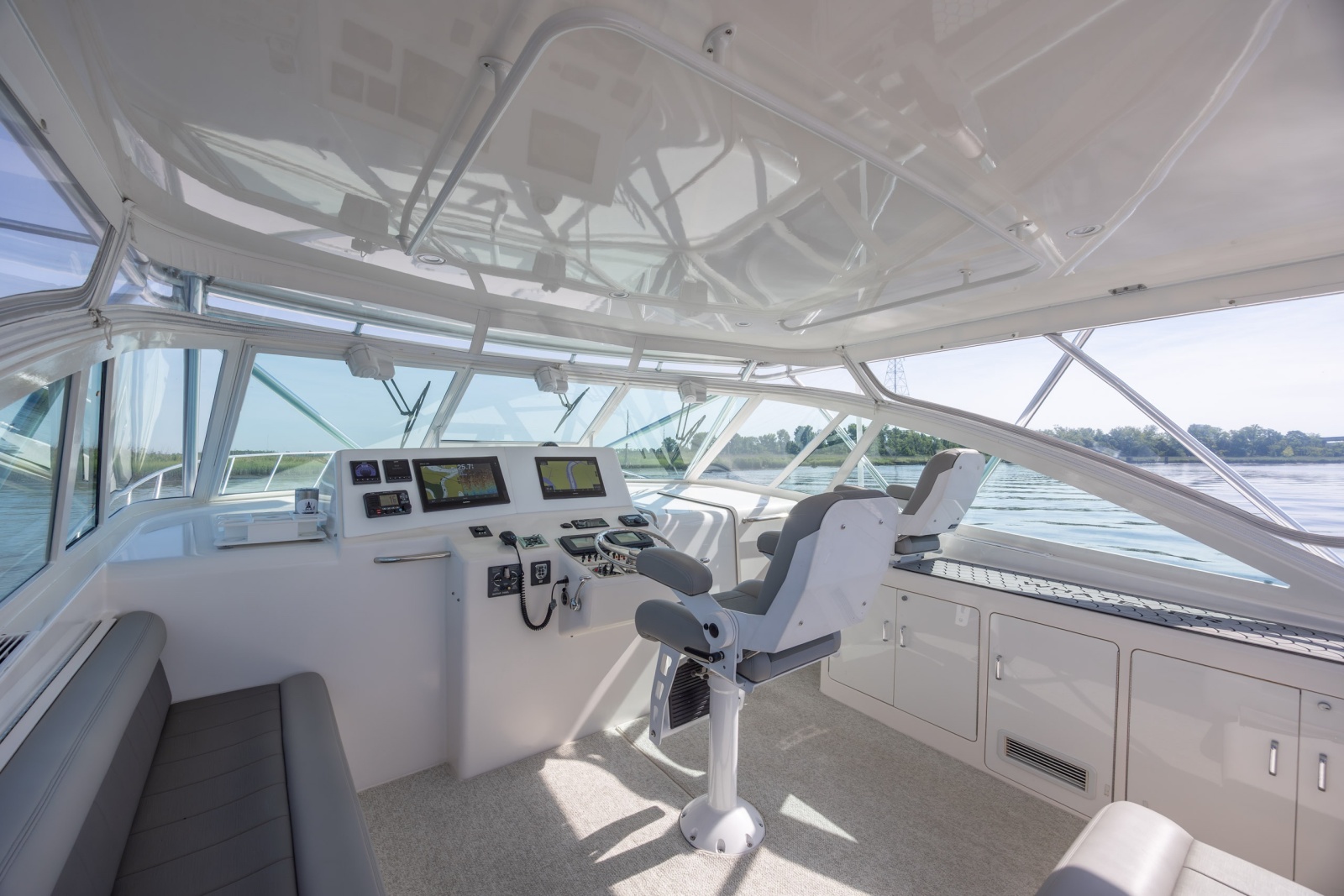 45' 2005 Cabo 45 Express