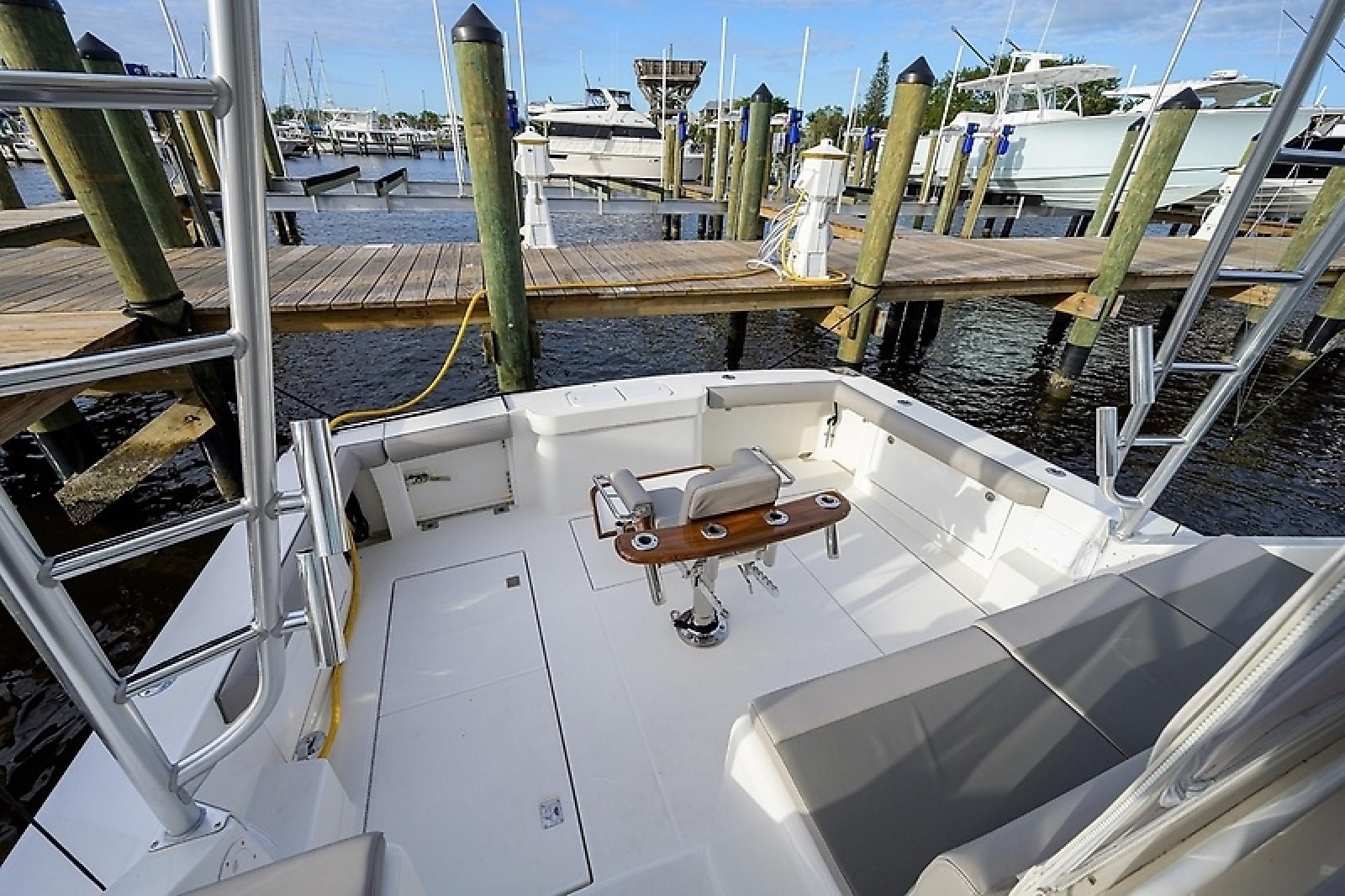 2005 Cabo 45 Express