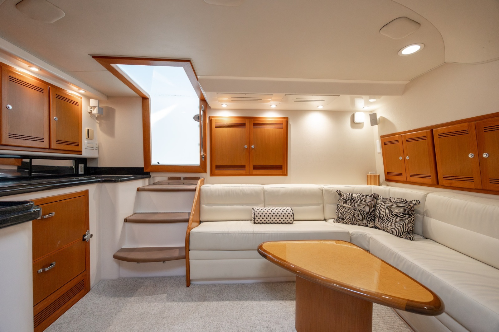 45' 2005 Cabo 45 Express