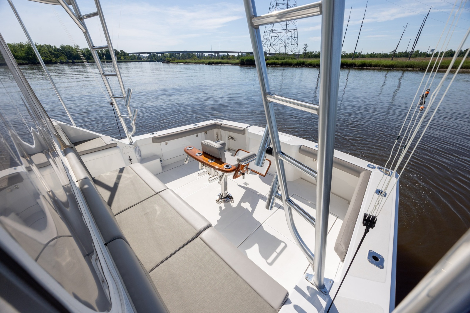 45' 2005 Cabo 45 Express