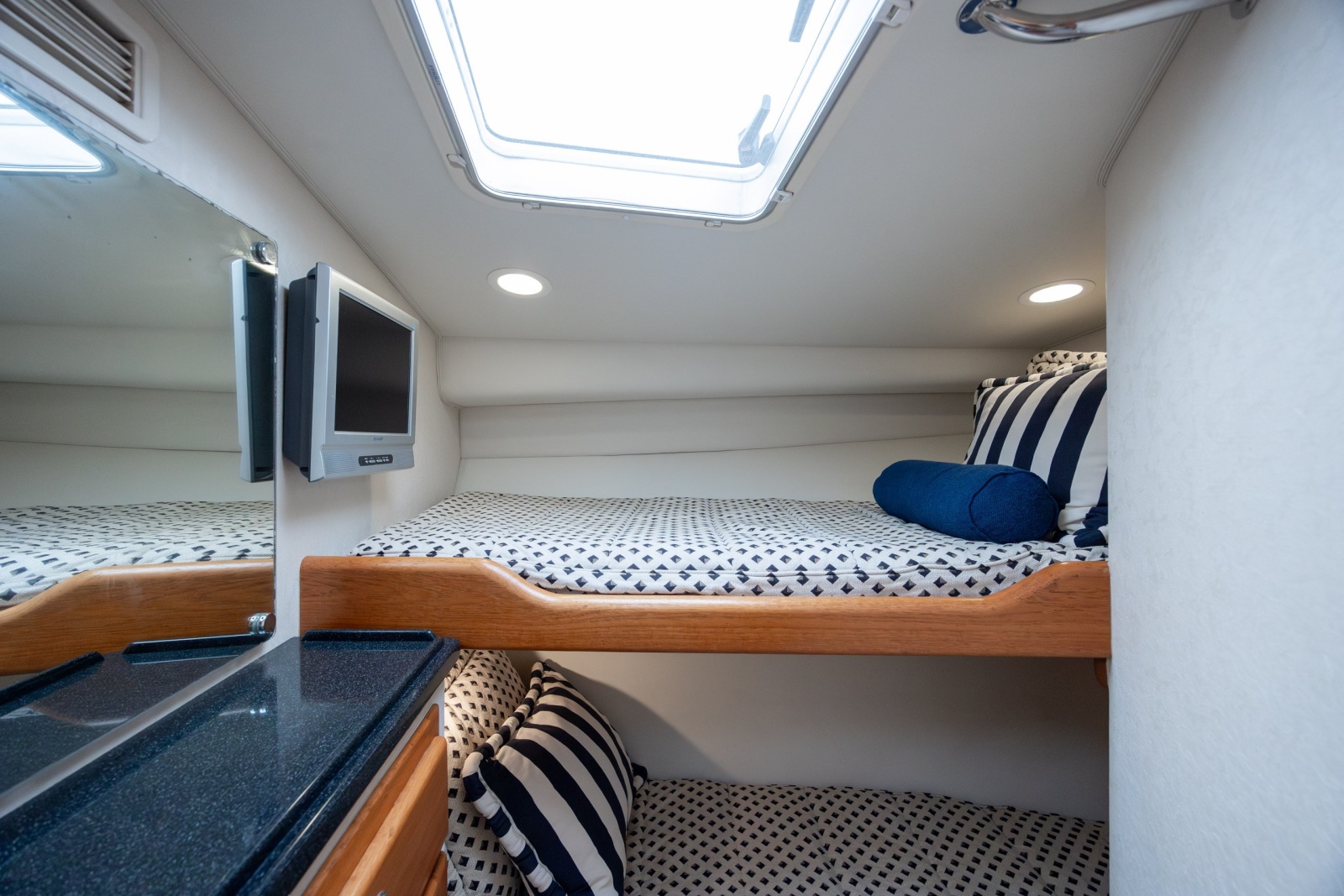 45' 2005 Cabo 45 Express