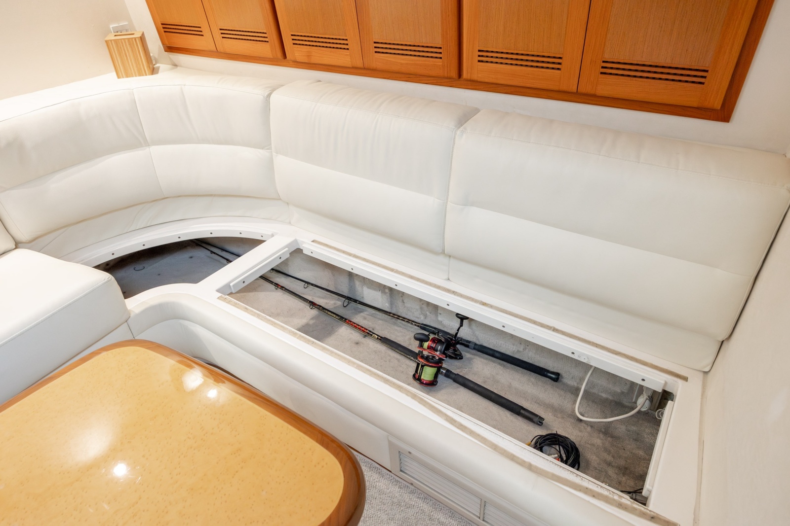 45' 2005 Cabo 45 Express