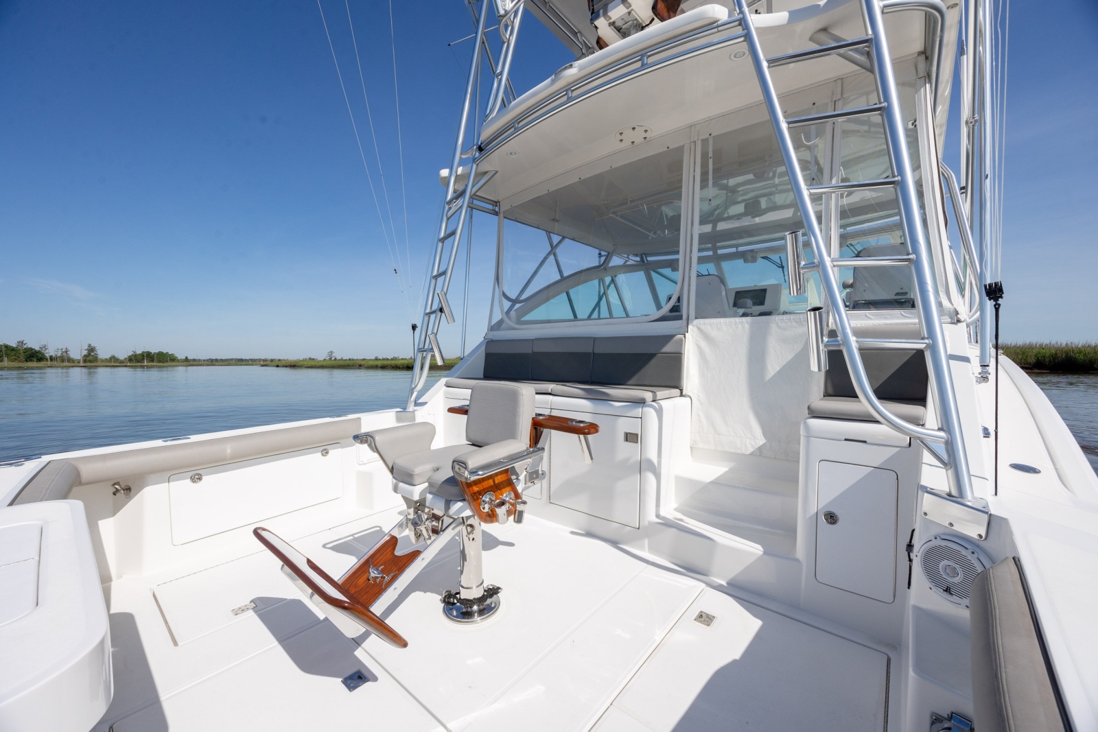 45' 2005 Cabo 45 Express