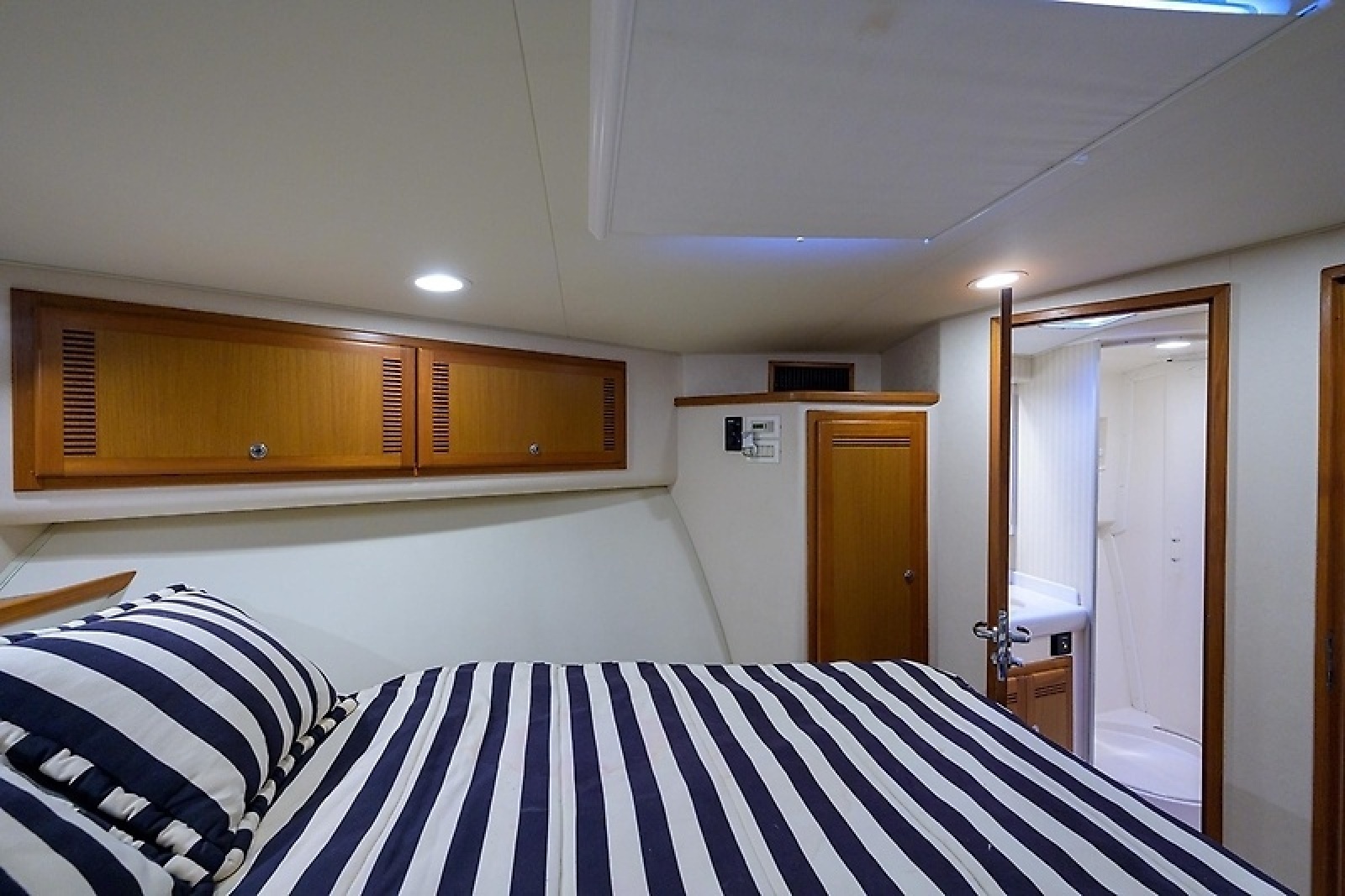 2005 Cabo 45 Express