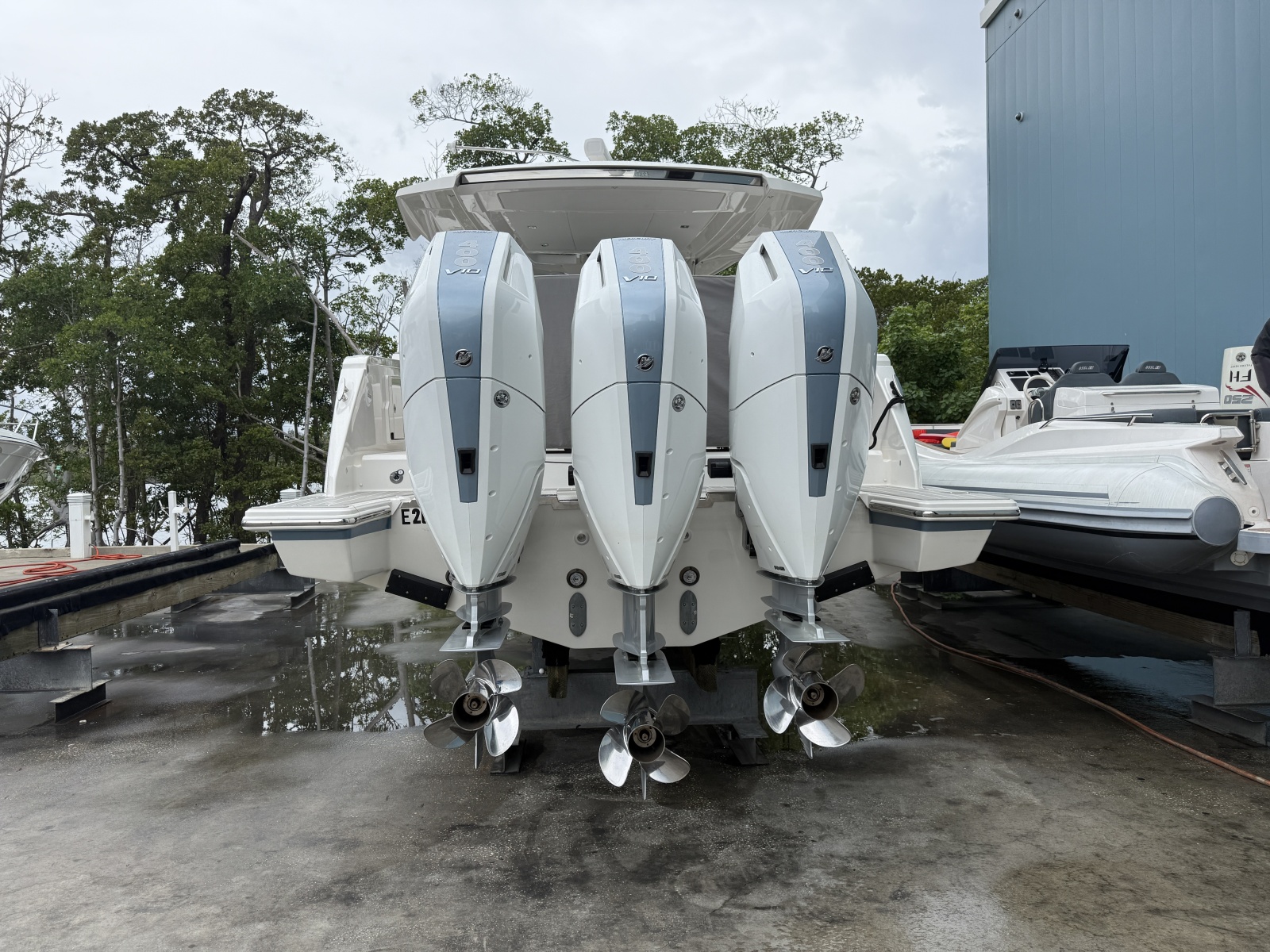 2025 Tiara Yachts 38LS