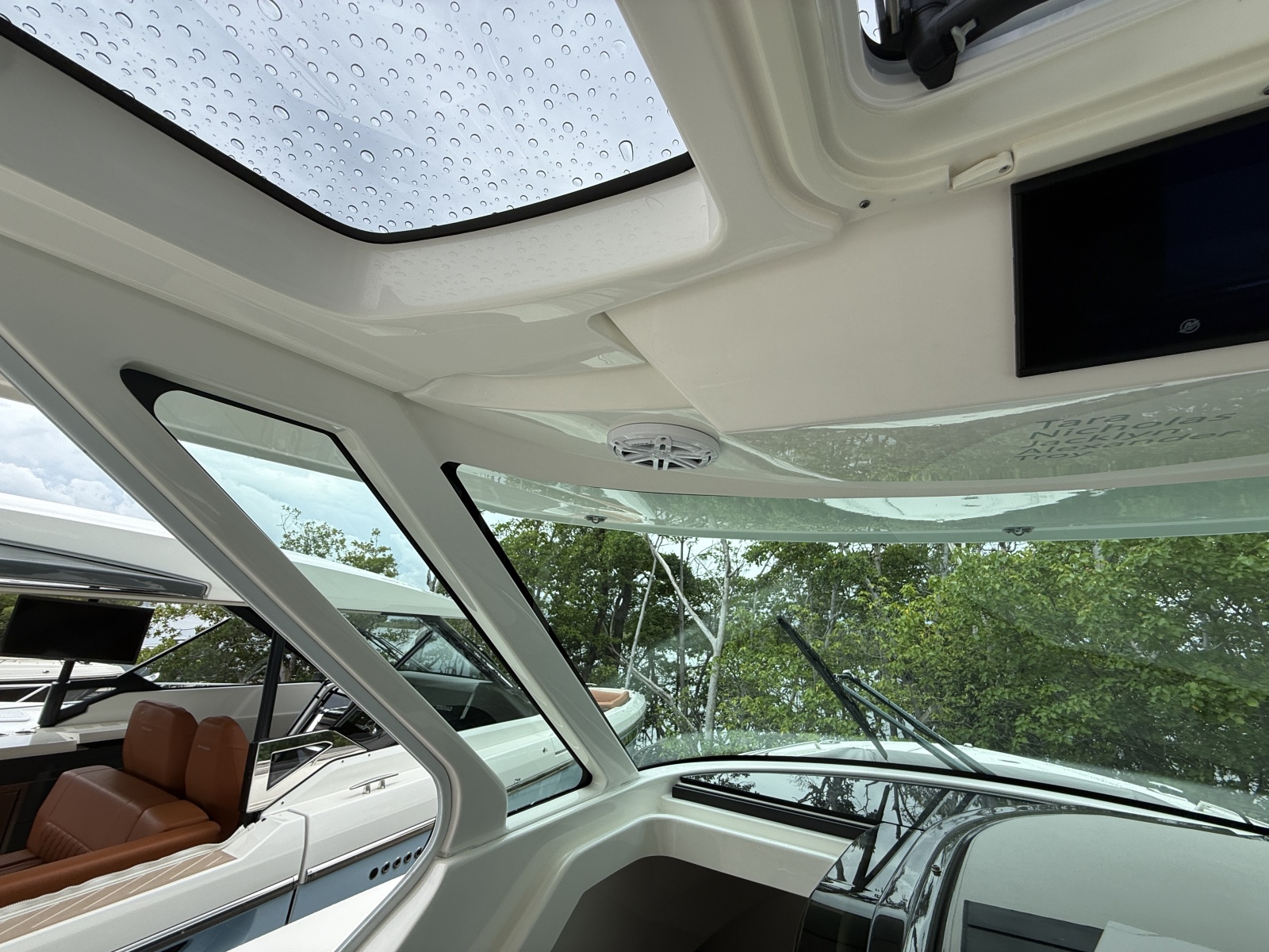 2025 Tiara Yachts 38LS