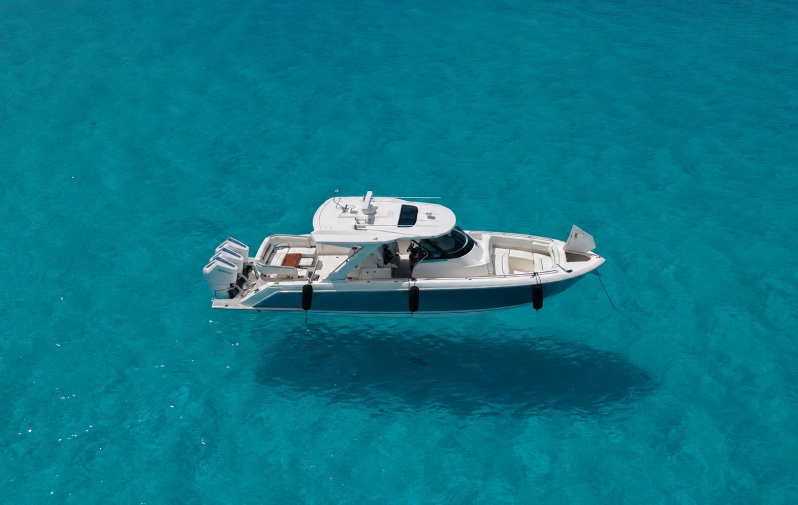 2025 Tiara Yachts 38LS